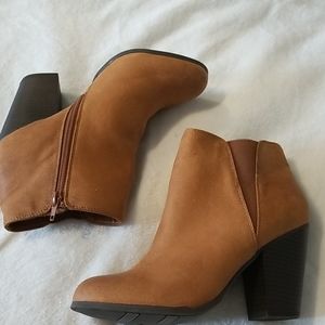 Fergalicious by fergie Booties